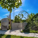 W430 Villa Guimaraes